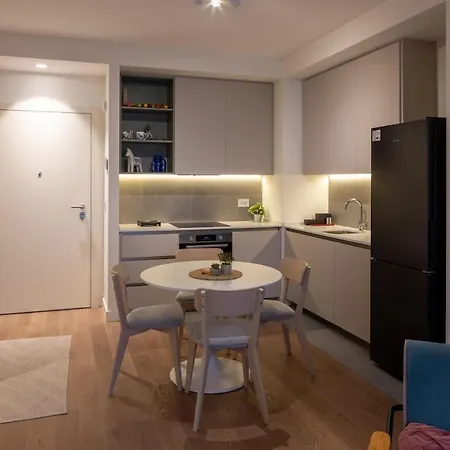 Waterfront Lux Apartment